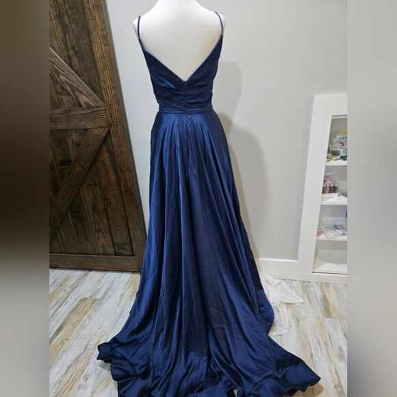 La Femme 28607 Deep V-Neck High Slit Gown NWT size 10 Navy Blue - Picture 4 of 5